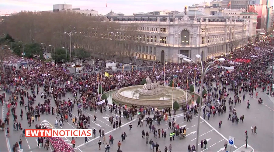 Participantes de la marcha del 8M en Espau00f1a. Cru00e9dito: EWTN Noticias (Captura de video)?w=200&h=150