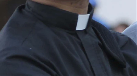 Sacerdotes dan atenciu00f3n espiritual a ingresados en hospital de campau00f1a por COVID