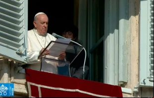 El Papa durante el rezo del u00c1ngelus. Foto: Vatican Media / Captura de pantalla 