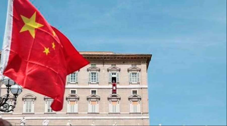 Una bandera de China en la Plaza de San Pedro. Cru00e9dito: Daniel Ibu00e1u00f1ez / ACI Prensa?w=200&h=150
