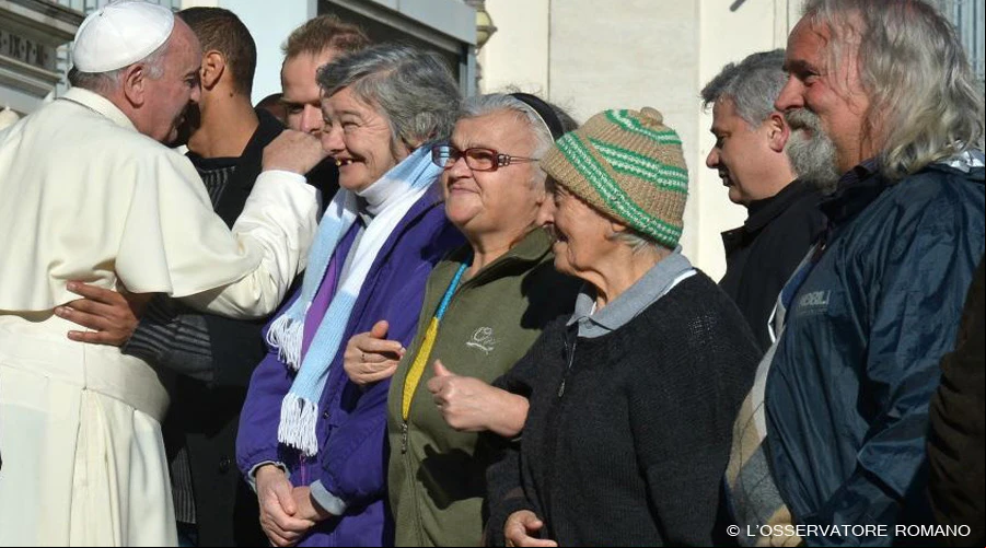 Papa Francisco con indigentes / Foto: L'Osservatore Romano?w=200&h=150