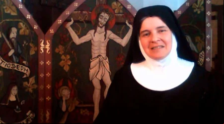 Profesora se consagru00f3 y ahora evangeliza al mundo a travu00e9s de internet