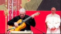 El Papa Francisco y Kiko Argu00fcello. Foto: Daniel Ibu00e1u00f1ez / ACI Prensa