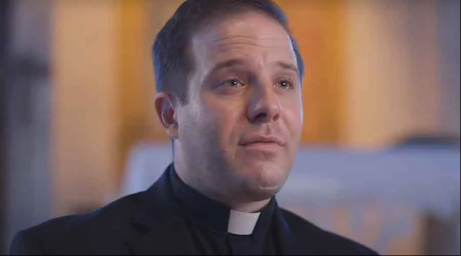 P. Matthew Hood. Cru00e9dito: Captura de video / Arquidiu00f3cesis de Detroit.?w=200&h=150