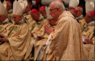 Mons. Vu00e9rgez Alzaga en una ceremonia en el Vaticano. Foto: ACI Prensa 