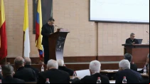 Mons. Oscar Urbina al inicio de la asamble de la CEC. Foto: sitio web CEC