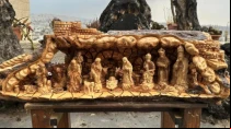 Nacimiento tallado en madera de olivo por el taller de los hermanos Zakharia en Belu00e9n. Cru00e9dito: Hermanos Zakharia