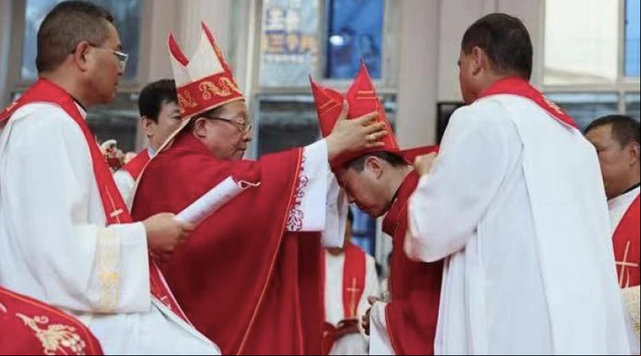 Ordenaciu00f3n episcopal de Mons. Anthony Li Hui en China. Cru00e9dito: Asia News?w=200&h=150