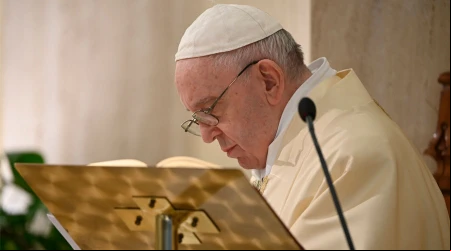 El Papa reza para que a nadie le falte trabajo justamente remunerado