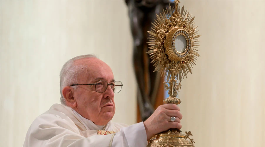 El Papa durante la Misa celebrada en Casa Santa Marta. Foto: Vatican Media?w=200&h=150