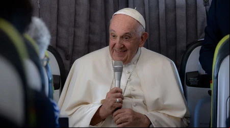 u00bfCu00f3mo estu00e1 su salud y quu00e9 le pidiu00f3 a la Virgen en Fu00e1tima? Esto dijo el Papa al volver de la JMJ
