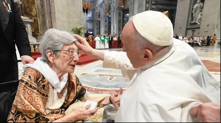Papa Francisco: No marginar a los abuelos, ellos se han sacrificado por nosotros