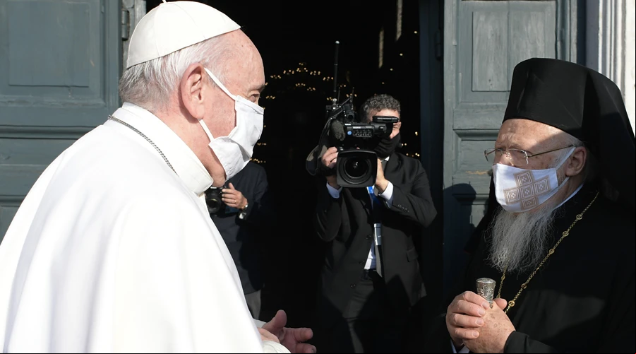 El Papa Francisco con el Patriarca Bartolomu00e9 el 20 de octubre de 2020. Foto: Vatican Media?w=200&h=150