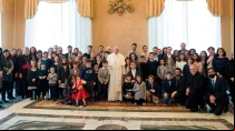 El Papa junto los ju00f3venes de Acciu00f3n Catu00f3lica. Foto: L'Osservatore Romano