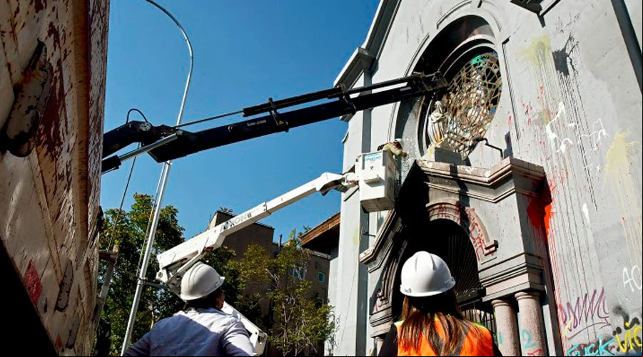 Rescate y conservaciu00f3n de imu00e1genes religiosas en parroquia La Asunciu00f3n. Cru00e9dito: Arzobispado de Santiago.?w=200&h=150