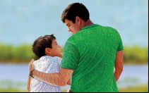 Portada del libro: “Abraza a tu hijo: Guía para fortalecer su autoestima y prevenir confusiones afectivo-sexuales”.