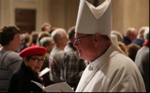El Cardenal Timothy Dolan, Arzobispo de Nueva York (Estados Unidos), pidió a los legisladores estatales que se opongan a la eutanasia en un artículo de opinión publicado en el Wall Street Journal el 29 de mayo de 2025.