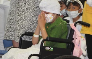 Niños con cáncer reciben la Confirmación Crédito: Diócesis de Querétaro