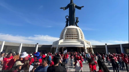 8 mil jóvenes en el Monumento a Cristo Rey en México