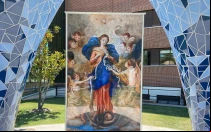 Templete dedicado a la Virgen Desatanudos en la Universidad Francisco de Vitoria.