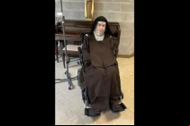 La priora del Carmelo de Arlington, Texas, Madre Teresa Agnes Gerlach
