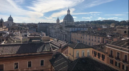Vistas de Piazza Navona y la iglesia de Santa Inés