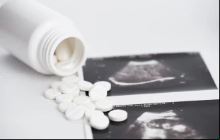 Imagen referencial de píldoras abortivas. Crédito: Shutterstock